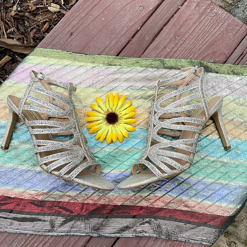 🌺 INC International Concepts Gawdie Open Toe Ankle Strap Sandals Wmn. Sz. 8.5M